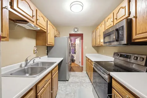 572 Somerset Lane Crystal Lake IL 60014