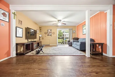 572 Somerset Lane Crystal Lake IL 60014