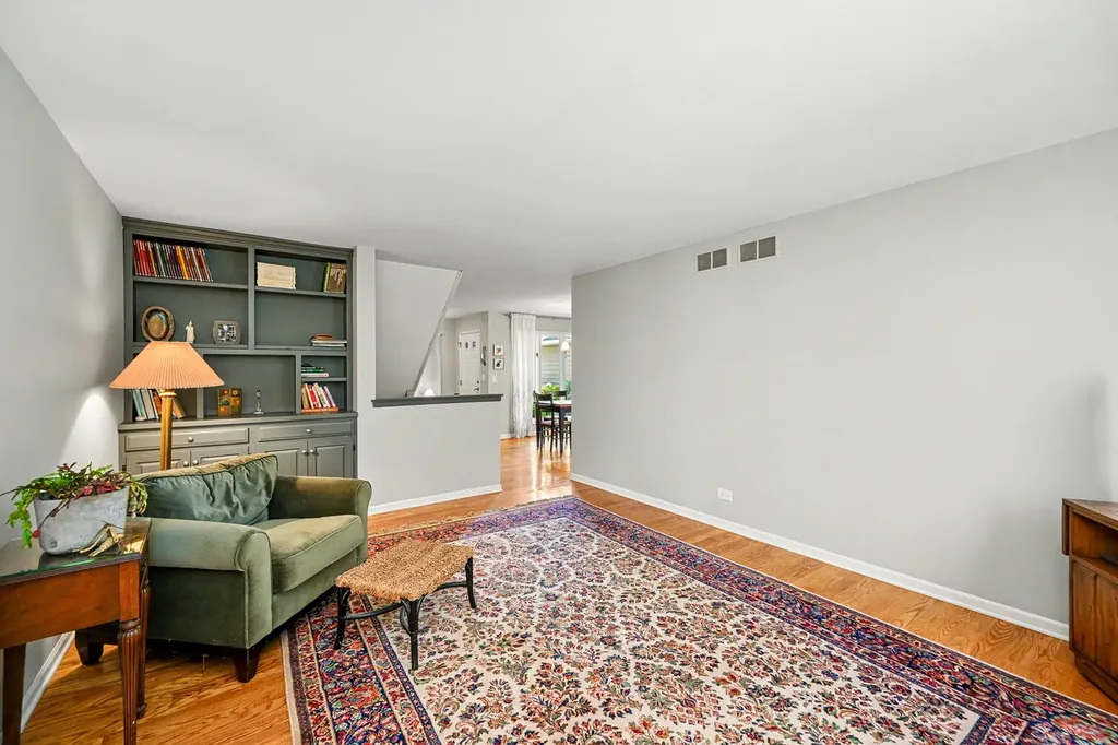 854 Saddlewood Drive Glen Ellyn IL 60137