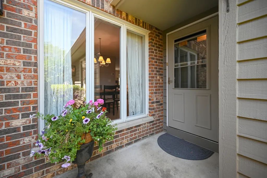 854 Saddlewood Drive Glen Ellyn IL 60137