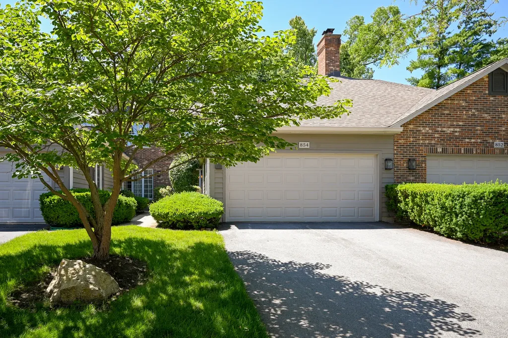 854 Saddlewood Drive Glen Ellyn IL 60137