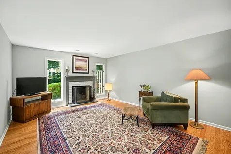 854 Saddlewood Drive Glen Ellyn IL 60137