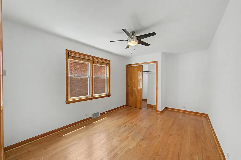 11011 South Avenue L Chicago IL 60617
