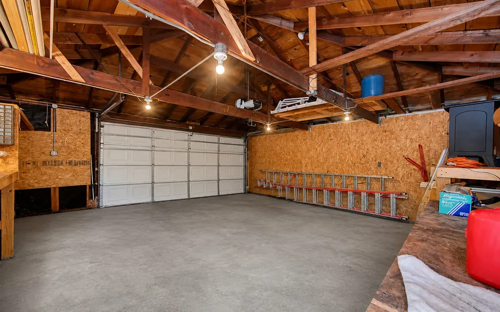 11011 South Avenue L Chicago IL 60617