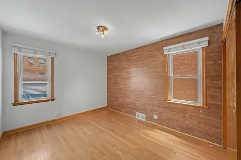 11011 South Avenue L Chicago IL 60617