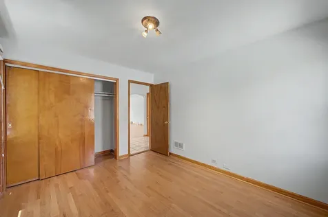 11011 South Avenue L Chicago IL 60617