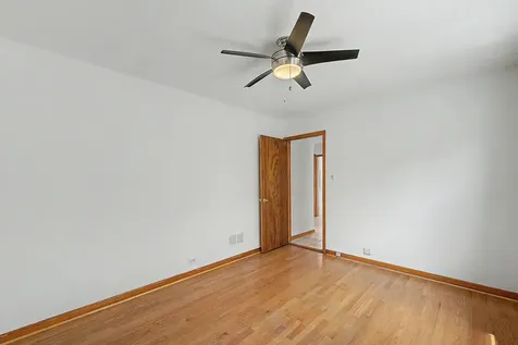 11011 South Avenue L Chicago IL 60617