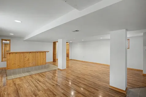 11011 South Avenue L Chicago IL 60617