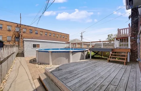 11011 South Avenue L Chicago IL 60617