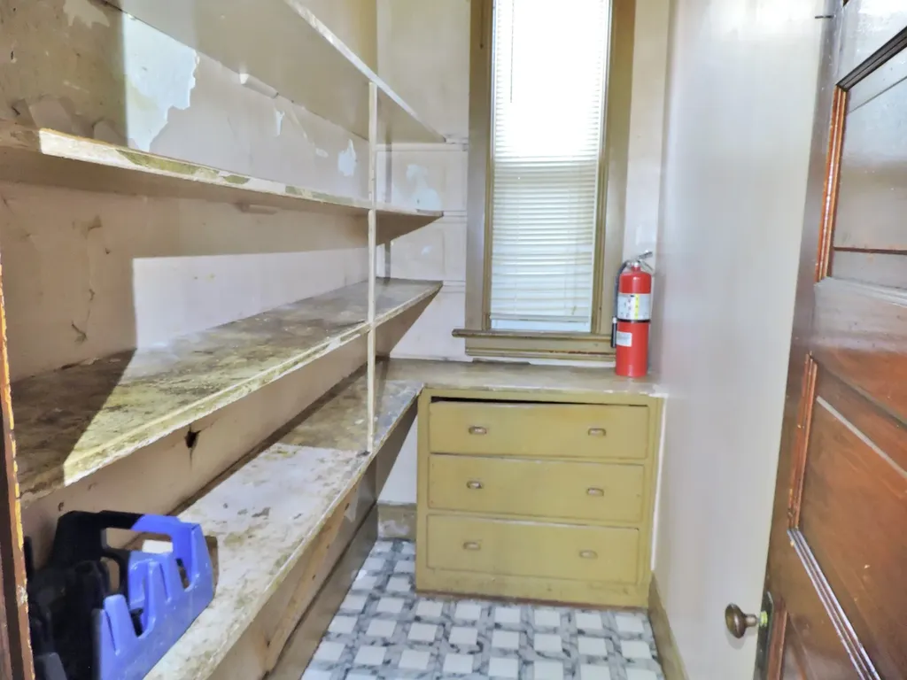 10437 South Avenue H Chicago IL 60617