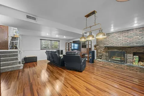 881 Woodhollow Lane Buffalo Grove IL 60089