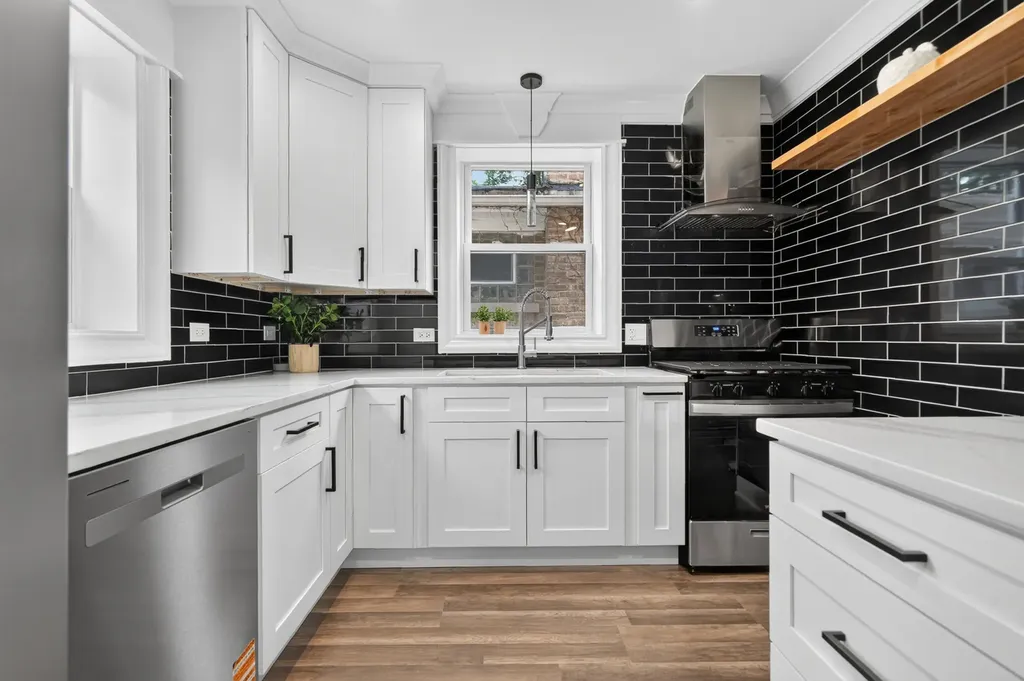 452 West 104th Street Chicago IL 60628