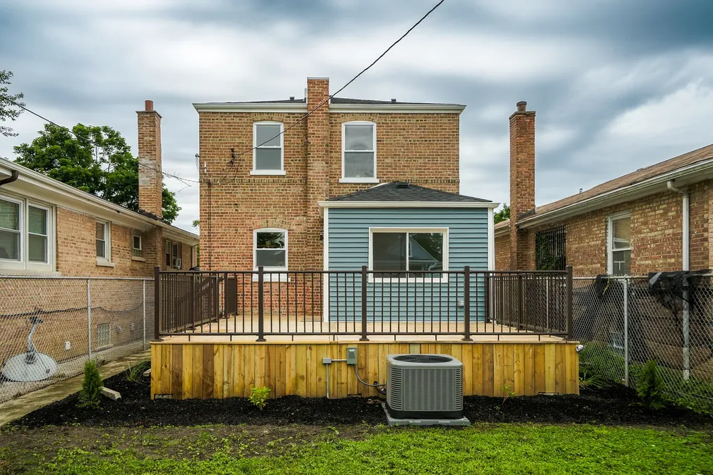 452 West 104th Street Chicago IL 60628