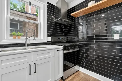 452 West 104th Street Chicago IL 60628