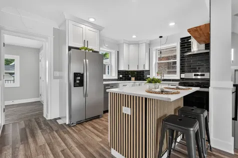 452 West 104th Street Chicago IL 60628