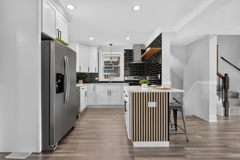 452 West 104th Street Chicago IL 60628