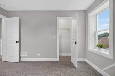 452 West 104th Street Chicago IL 60628