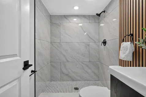 452 West 104th Street Chicago IL 60628