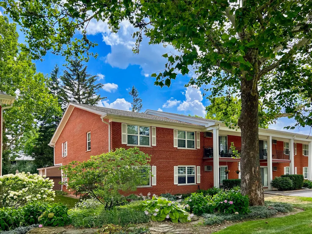 785 Pershing Avenue Glen Ellyn IL 60137