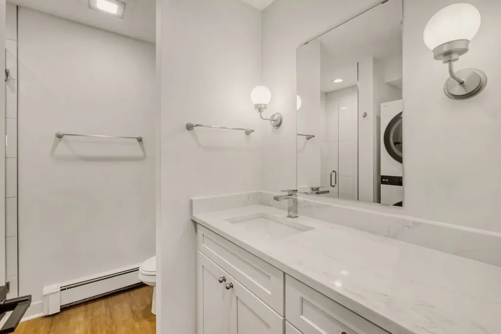 785 Pershing Avenue Glen Ellyn IL 60137