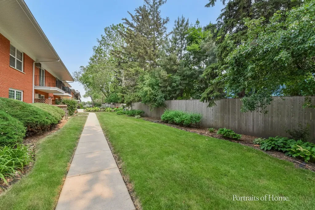 785 Pershing Avenue Glen Ellyn IL 60137