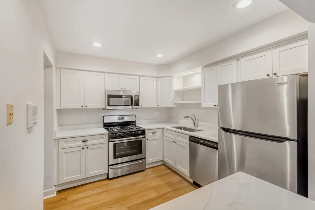 785 Pershing Avenue Glen Ellyn IL 60137