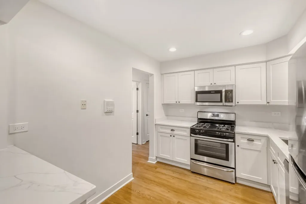 785 Pershing Avenue Glen Ellyn IL 60137