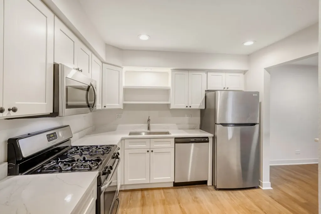 785 Pershing Avenue Glen Ellyn IL 60137