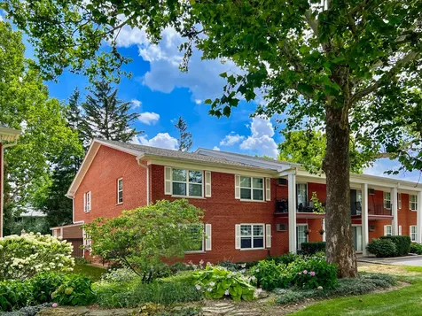 785 Pershing Avenue Glen Ellyn IL 60137
