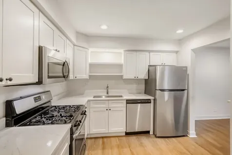 785 Pershing Avenue Glen Ellyn IL 60137