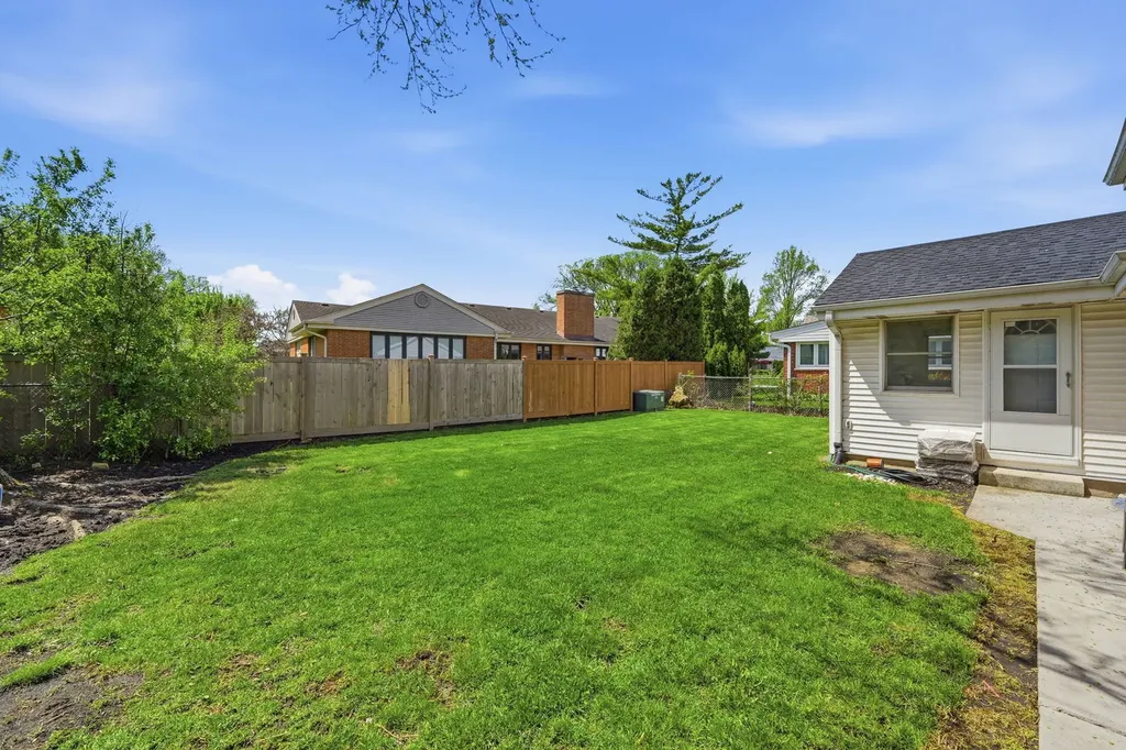 389 Michael John Drive Park Ridge IL 60068