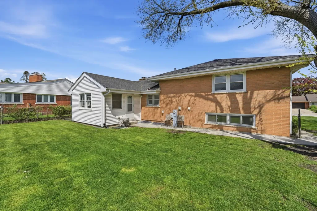 389 Michael John Drive Park Ridge IL 60068