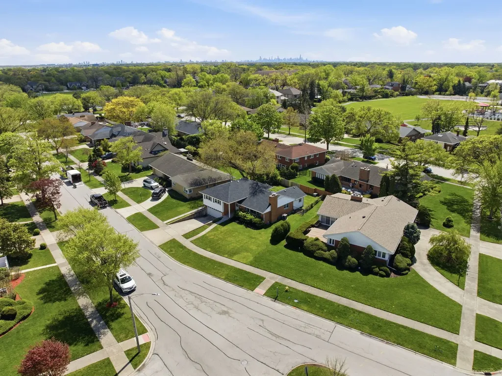 389 Michael John Drive Park Ridge IL 60068