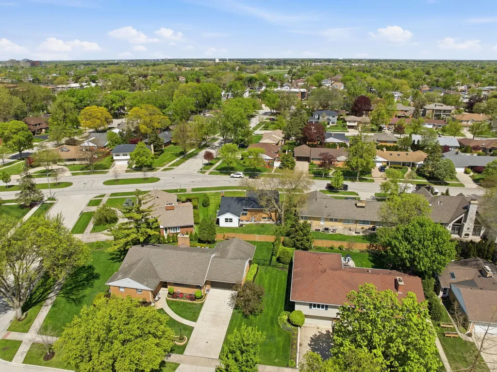 389 Michael John Drive Park Ridge IL 60068