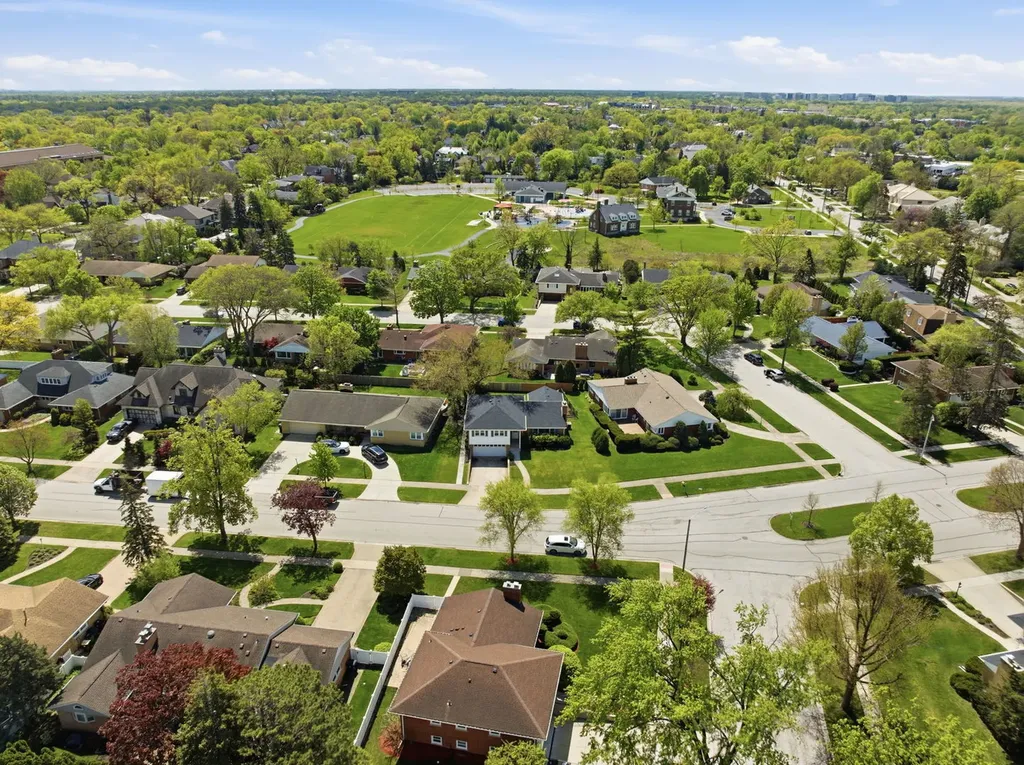 389 Michael John Drive Park Ridge IL 60068