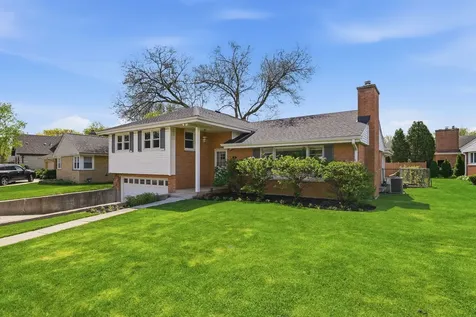 389 Michael John Drive Park Ridge IL 60068
