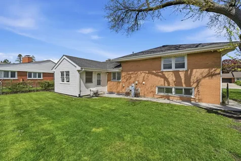 389 Michael John Drive Park Ridge IL 60068
