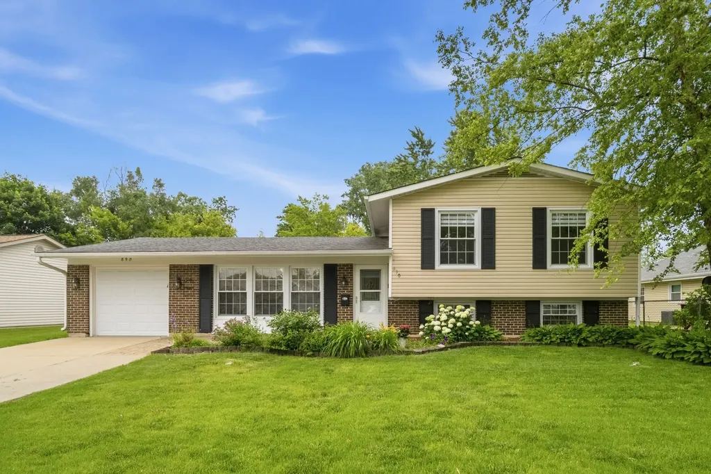 890 Yorkshire Drive Hanover Park IL 60133