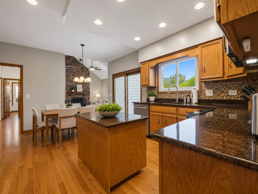 2541 Cheshire Drive Aurora IL 60504