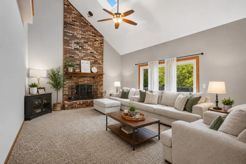 2541 Cheshire Drive Aurora IL 60504