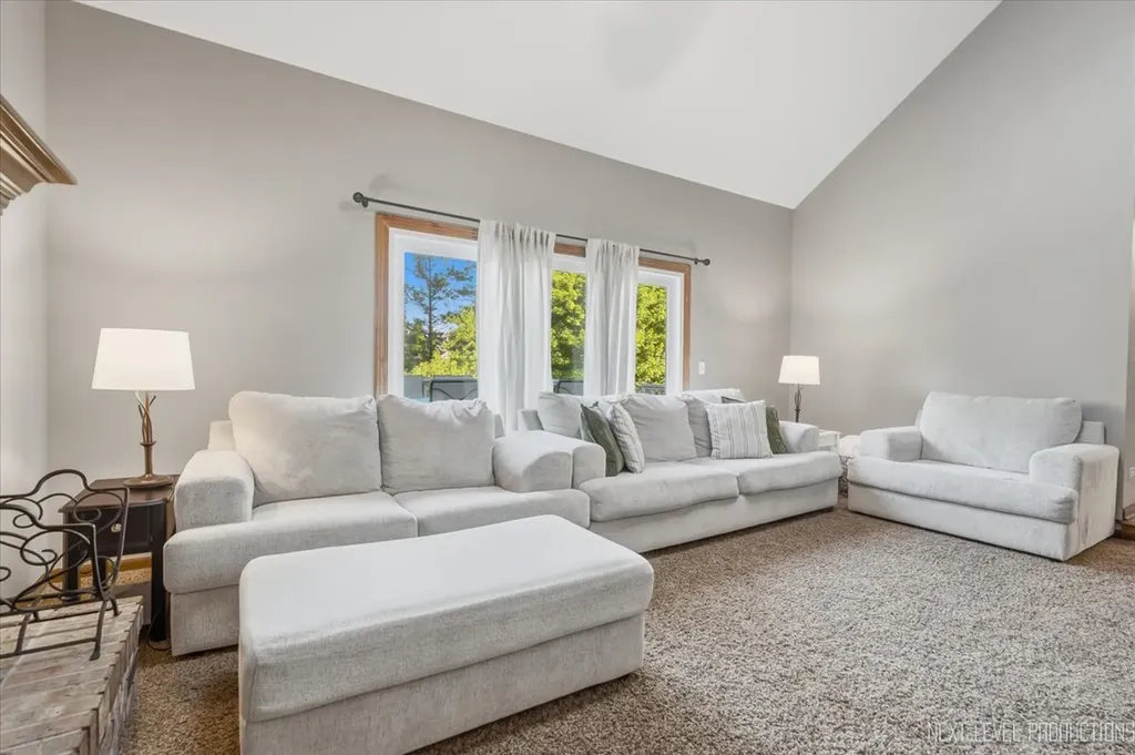 2541 Cheshire Drive Aurora IL 60504