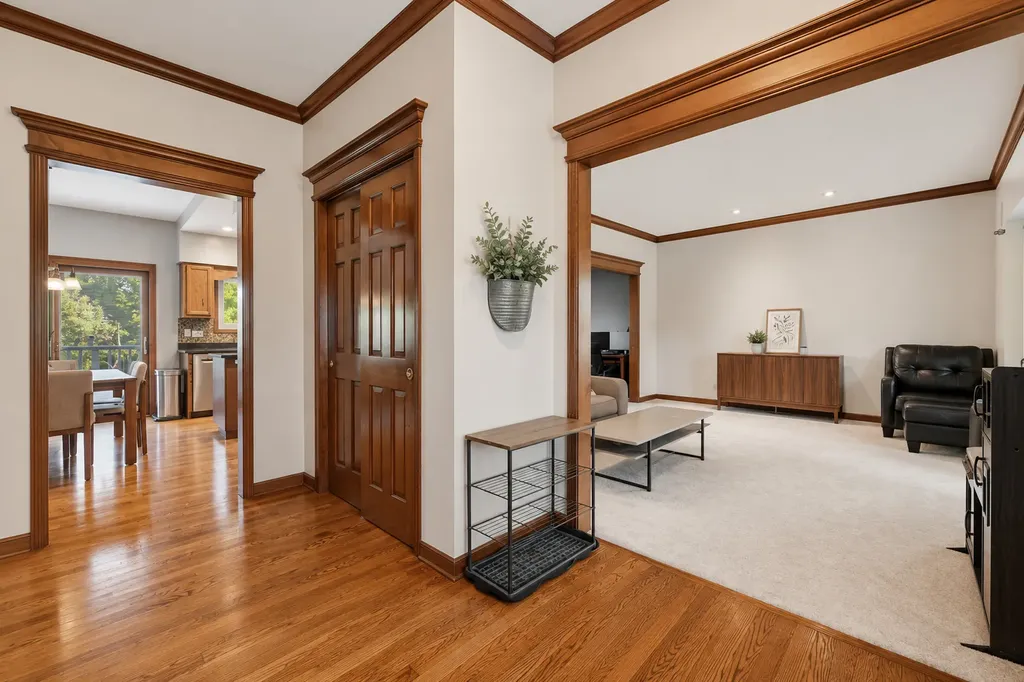 2541 Cheshire Drive Aurora IL 60504