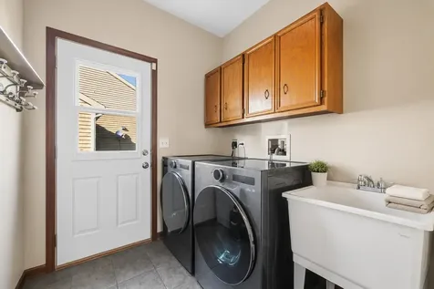 2541 Cheshire Drive Aurora IL 60504