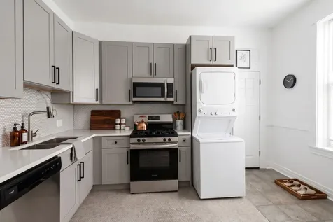 2346 West Thomas Street Chicago IL 60622
