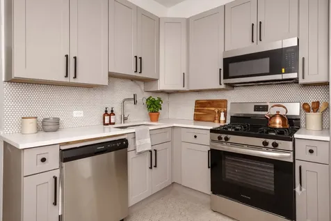 2346 West Thomas Street Chicago IL 60622