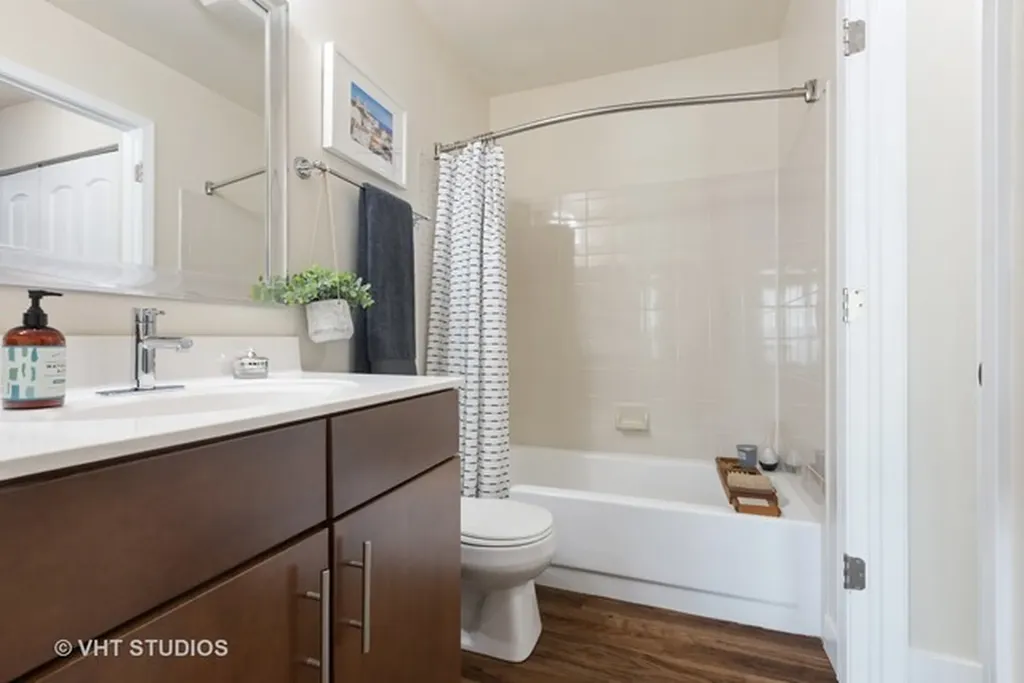 82 Sterling Circle Wheaton IL 60189