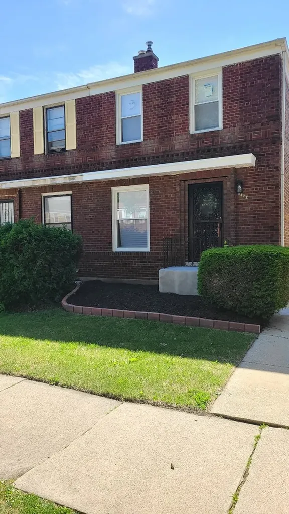8822 South Kenwood Avenue S Chicago IL 60619