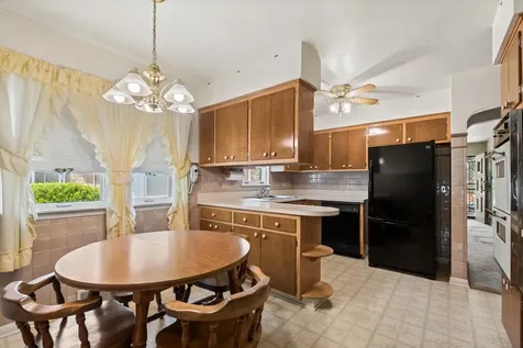 6214 35TH Street Berwyn IL 60402