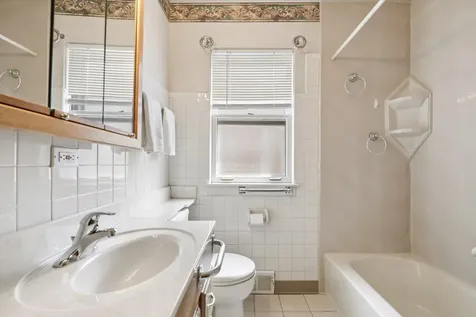 6214 35TH Street Berwyn IL 60402