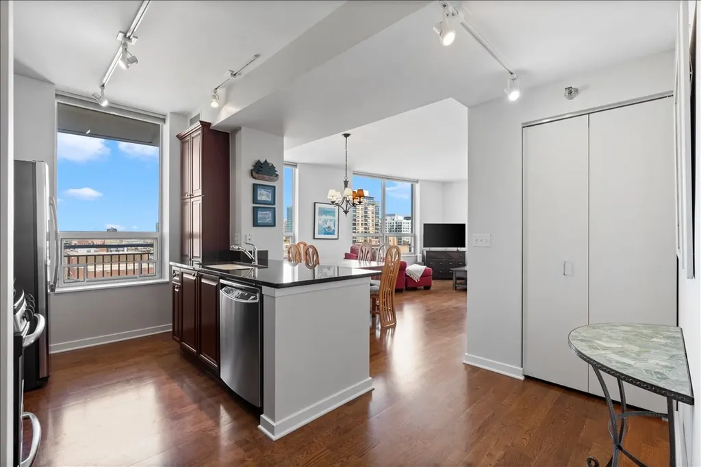 330 West Grand Avenue Chicago IL 60654